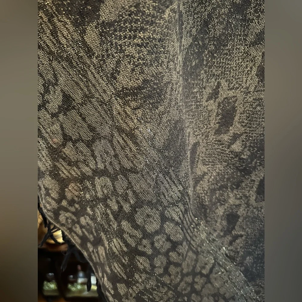 Roberto Cavalli Wool and Coyote Shawl - Picture 14 of 15
